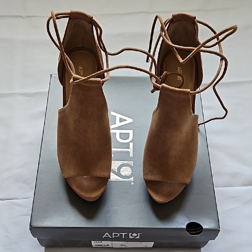 Apt. 9 Women's Brown Suede Sandals